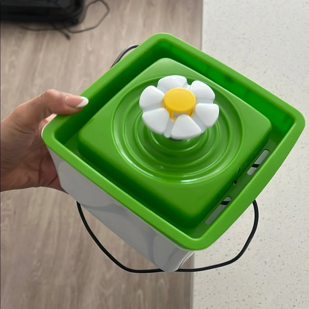Brand new cat water fountain